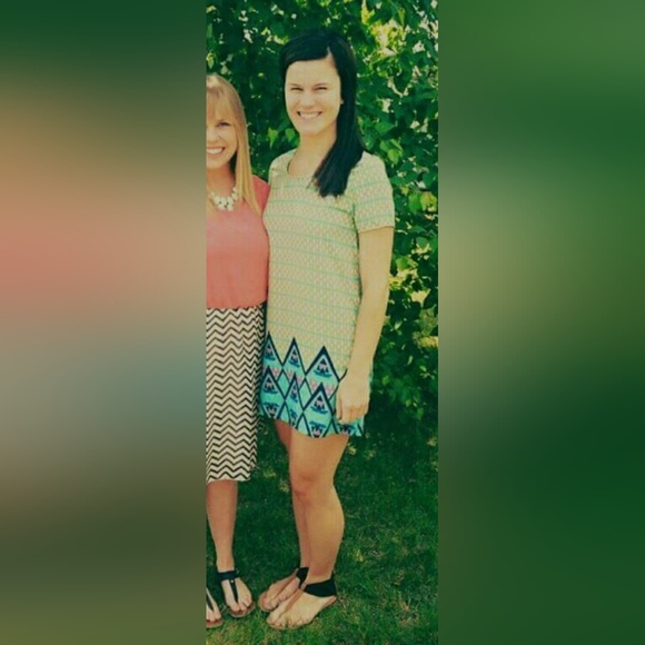 Lila Clothing Co Women Dresses Midi - Picture 4 of 5